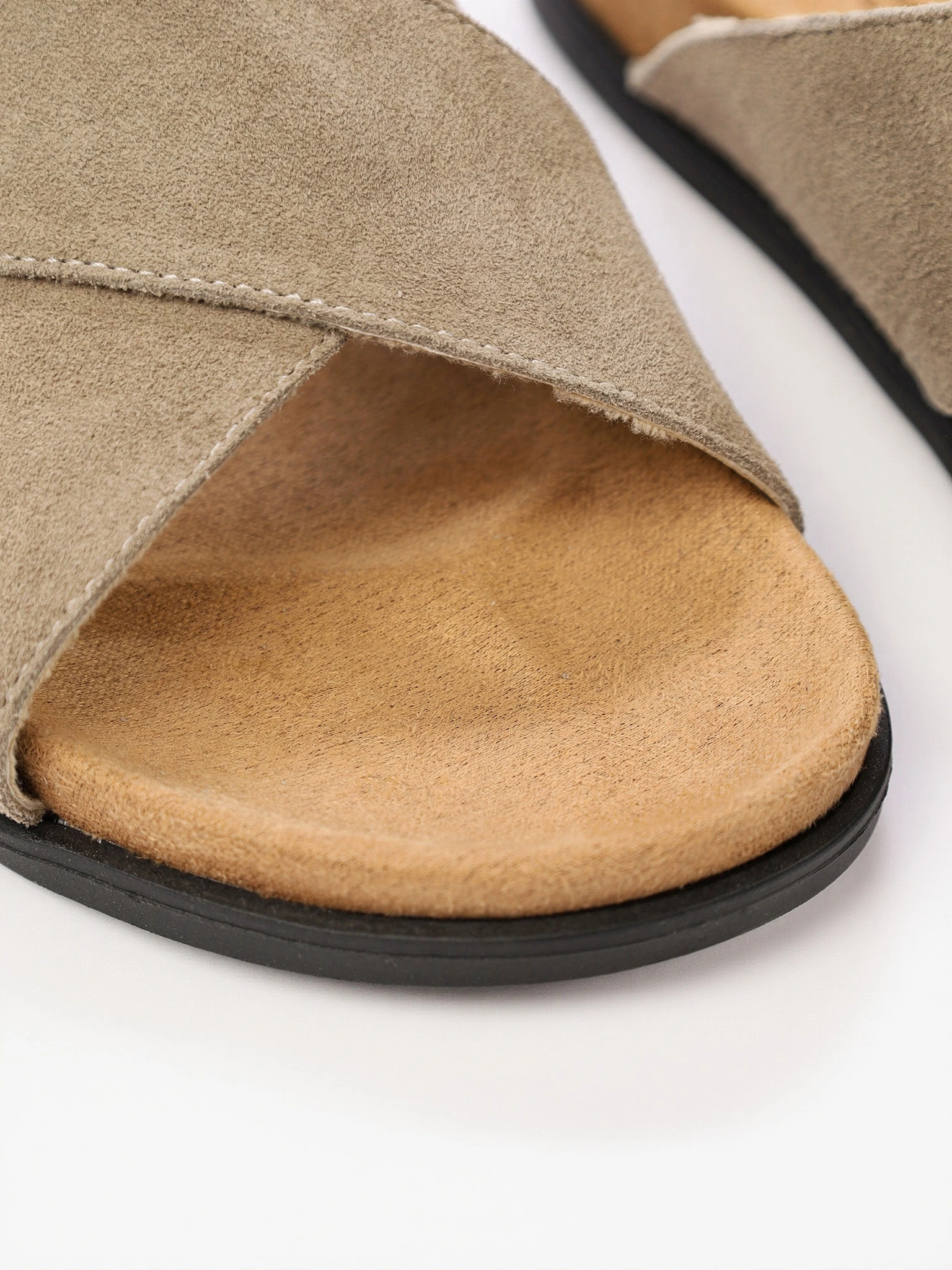 Сланцы цвета хаки на низкой подошве